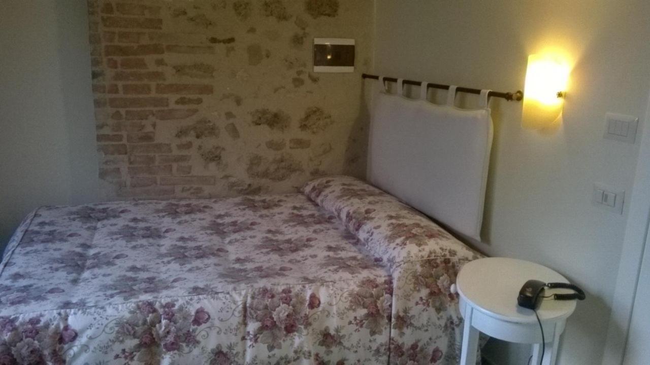 Arnolfo B&B Colle di Val d'Elsa Værelse billede